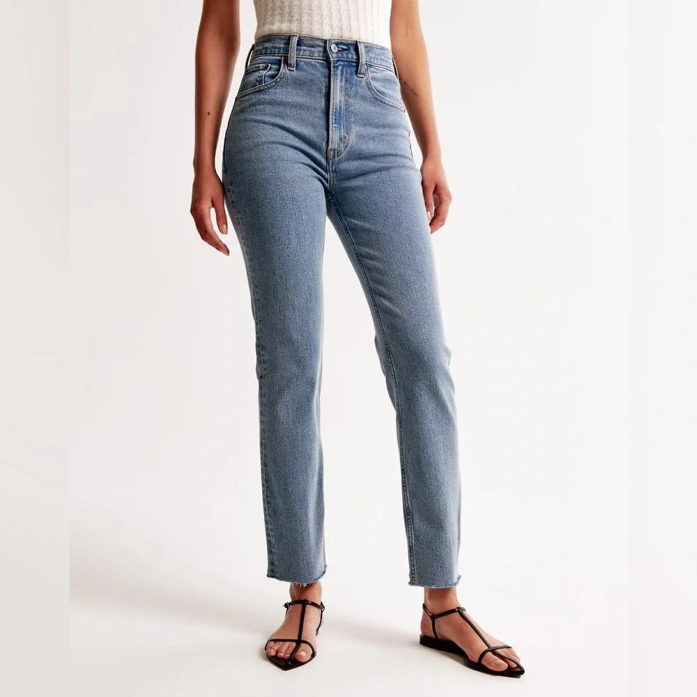Abercrombie & Fitch The Ankle Straight Ultra High Rise Jean - Picture 2 of 8